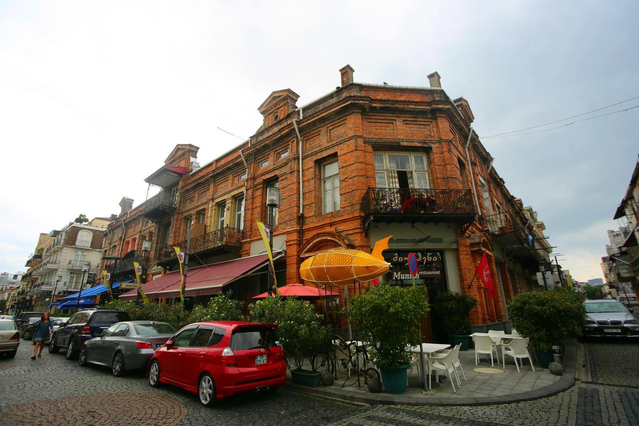 Lilus Hostel Batumi Ngoại thất bức ảnh