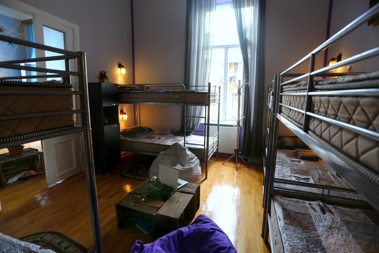 Lilus Hostel Batumi Ngoại thất bức ảnh
