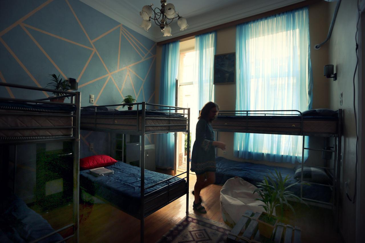 Lilus Hostel Batumi Ngoại thất bức ảnh