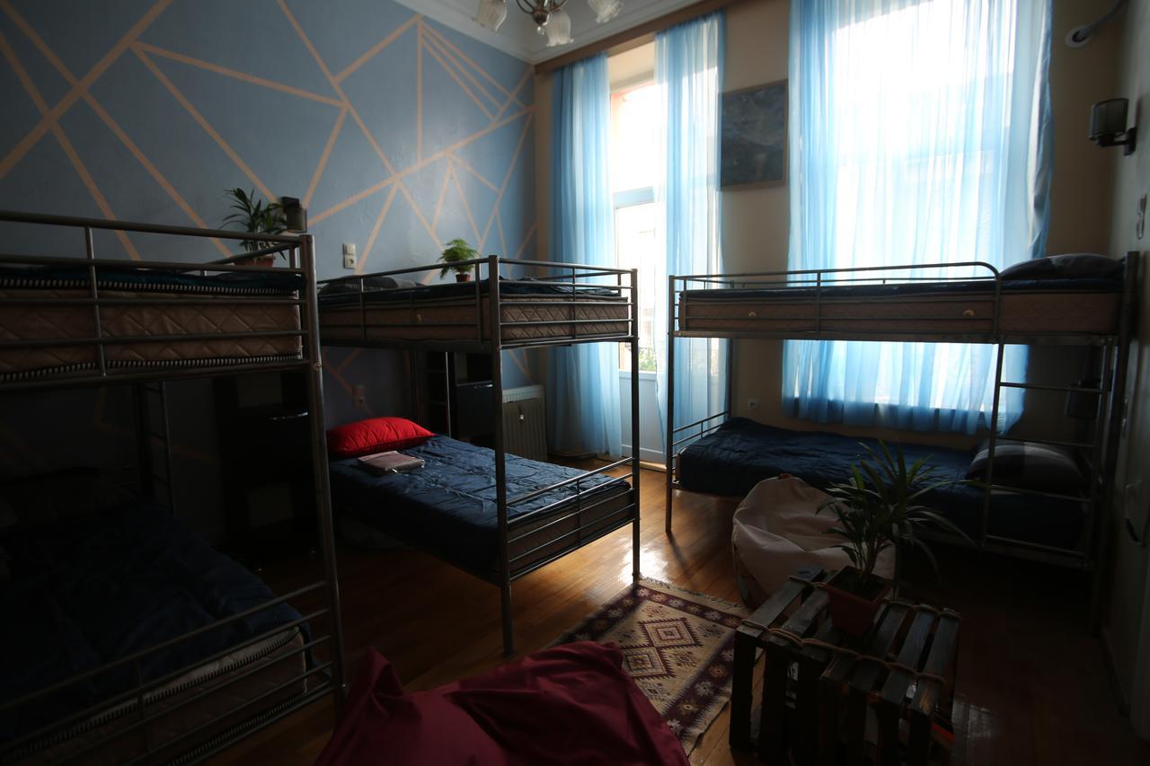 Lilus Hostel Batumi Ngoại thất bức ảnh
