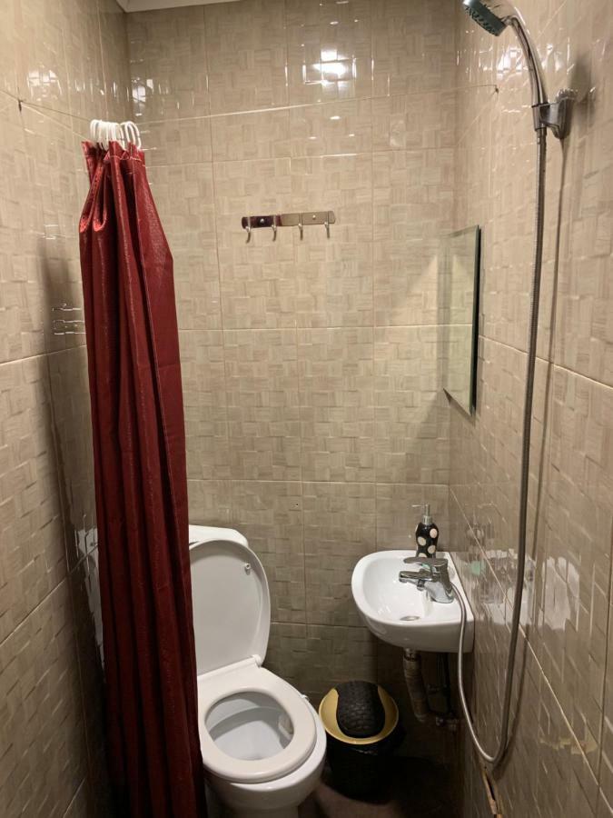 Lilus Hostel Batumi Ngoại thất bức ảnh