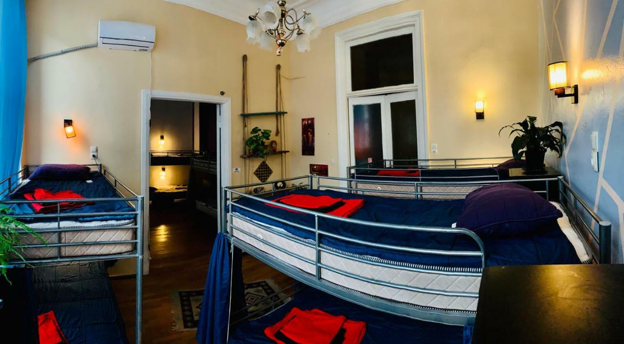 Lilus Hostel Batumi Ngoại thất bức ảnh