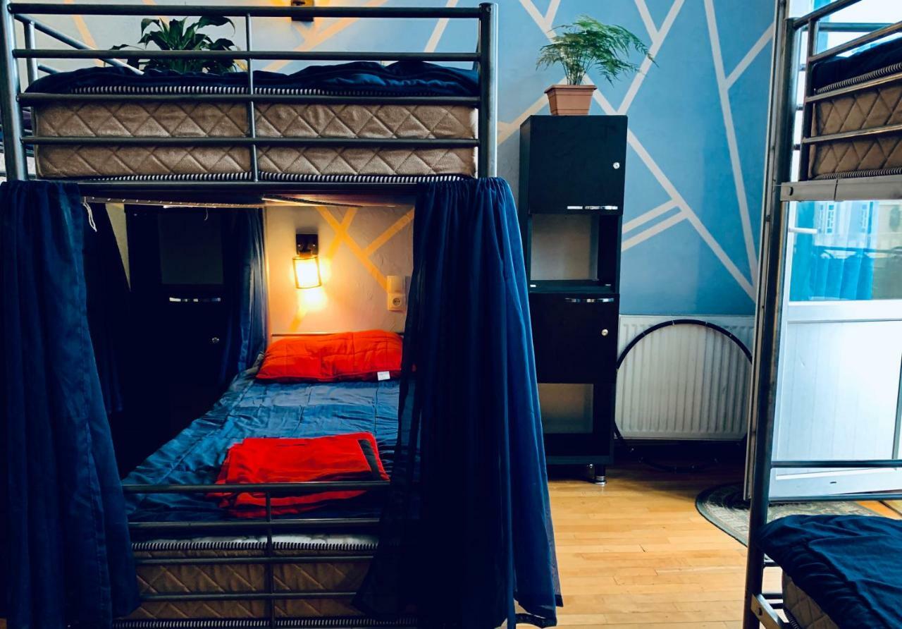 Lilus Hostel Batumi Ngoại thất bức ảnh